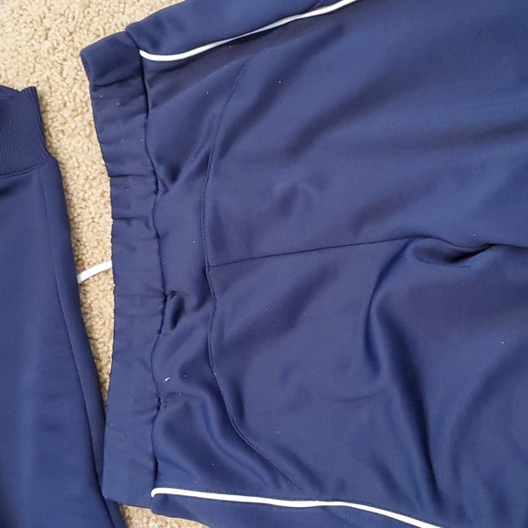 Nike Jacket & Capri set - Picture 3 of 6
